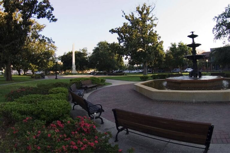 Park ban is no picnic for Fla. church